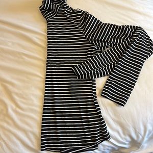 Black and white striped long sleeve - XS
